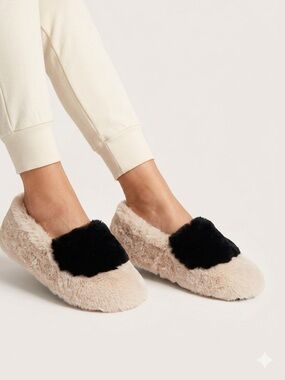 VHNY Cream Faux Fur Slippers with Black Heart Accent